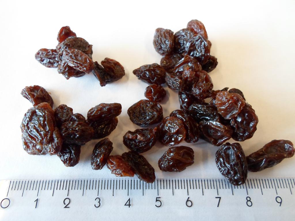 Det er oplyst, at varen er 99,5 % Thompson rosiner og solsikkeolie. Rosinerne er brune og ca. 1-1,5 cm lange. Smagen er som en sød rosin.

Varen kan frembydes som bulk og i detailsalgspakninger.