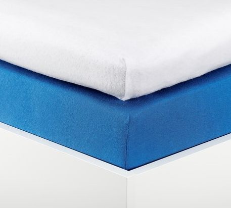 Varen er et hvidt flannel lagen, der er fremstillet af trikotagestof af 62 % polyester og 38 % bomuld.

Mål:
90, 140 eller 180 x 200 x 6-10 cm
90, 140/150 eller 180 x 200 x 35 cm