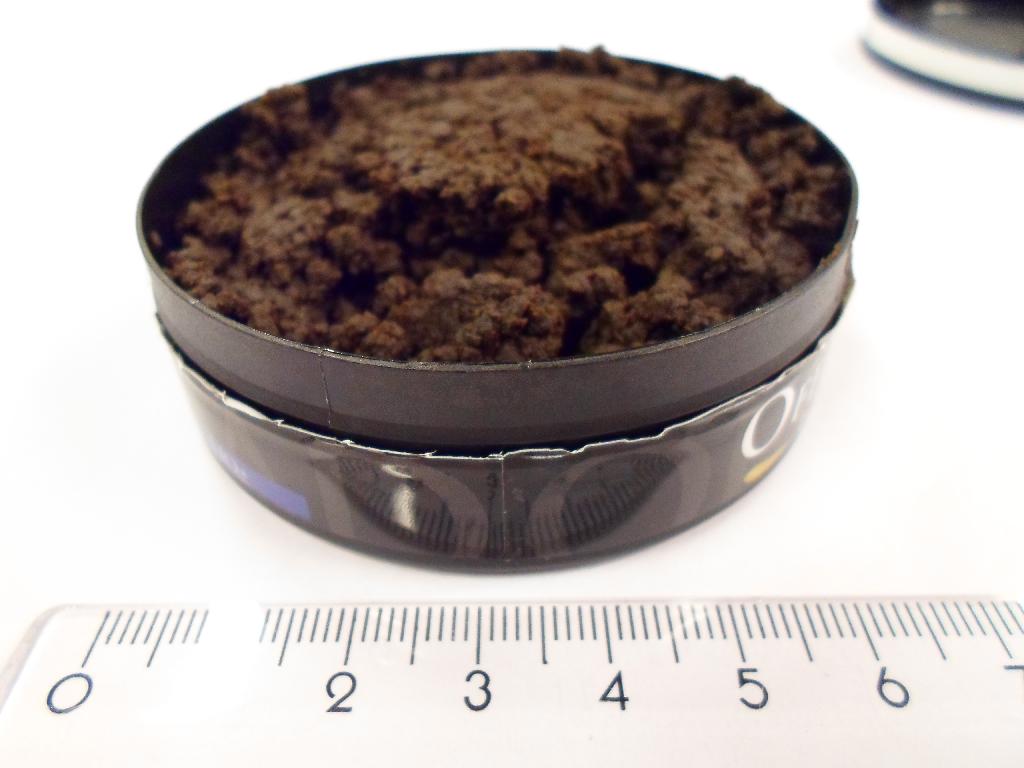 Der er tale om snus i løs konsistens.

Varen betegnes af virksomheden som en røgfri tobaksvare og oplyser i øvrigt, at varen anvendes ved at placere en lille mængde af snusen mellem gummer og kind, hvorefter nikotin og aroma langsomt frigives.