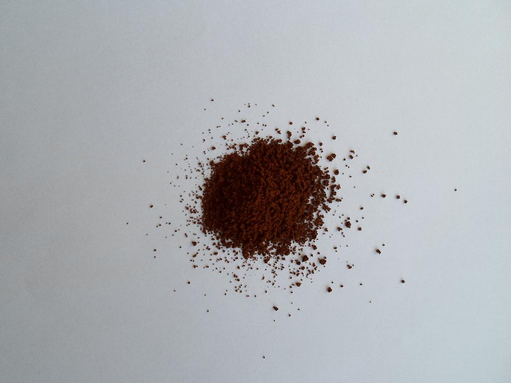 Varen er en instant kaffe, baseret på fryse- og sprøjtetørret kaffe, pakket i detailsalgsemballage i form af en glasdåse. Indholdet er små, ensfarvet, mørkebrune granulater, der dufter af kaffe.
1-2 tsk. blandes i 1,5 dl 80 grader varmt vand. Dette giver en kaffe med en mørk brun farve samt en smag og en duft af kaffe.
Varen består af kaffe i form af små granulater uden tilsat sukker eller mælkeprodukter.
En dåse indeholder 100 g, hvilket er angivet til at give 50 kopper kaffe.