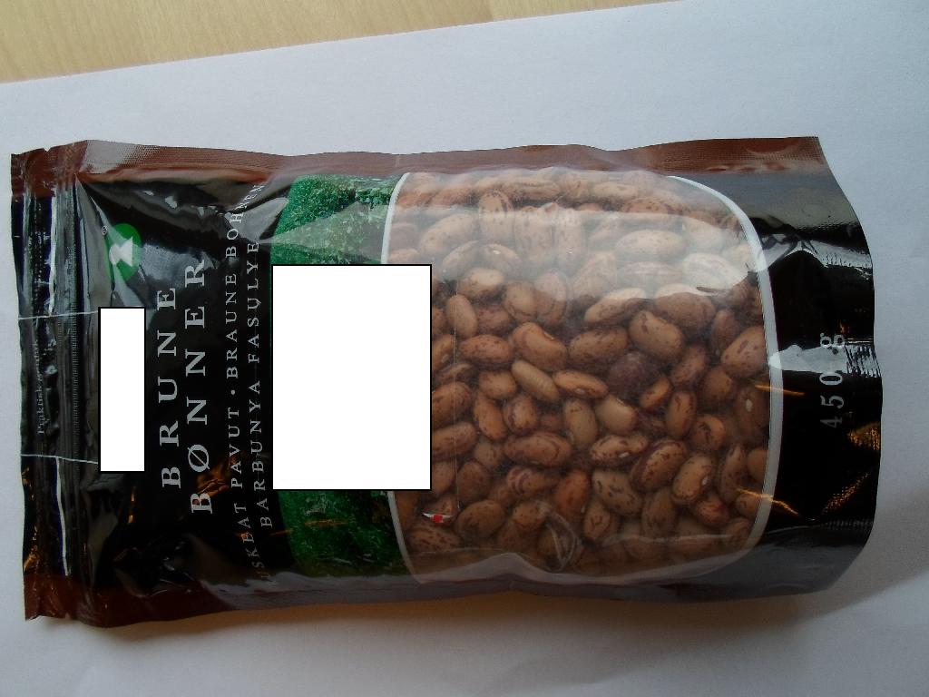 Produktet betegnes som 100% tørrede brune bønner. Det er oplyst, at der er tale om bønner af arten Phaseolus Vulgaris. Bønnerne fremstår som løse, udbælgede, tørrede bønner. De har en lysebrun grundfarve med et rødligt mønster, der hovedsageligt strækker sig i længderetningen, samt en hvid ”navle” på op til ca. 2 mm. Bønnerne er let buet og er op til ca. 1,5 cm lange og ca. 0,8 cm brede.
Varen er beregnet til fødevarebrug.
Det er oplyst, at varens næringsindhold pr. 100g er angivet til at svare til: Energi 1320kj/320 kcal, fedt 1,0g, heraf mættede fedtsyrer 0,2g, kulhydrat 47g, heraf sukkerarter 2g, raffinerede sukkerarter 0g, kostfibre 16g, protein 21g, salt 0,3g.
Produktet pakkes i detailsalgsemballage af en klar folie.