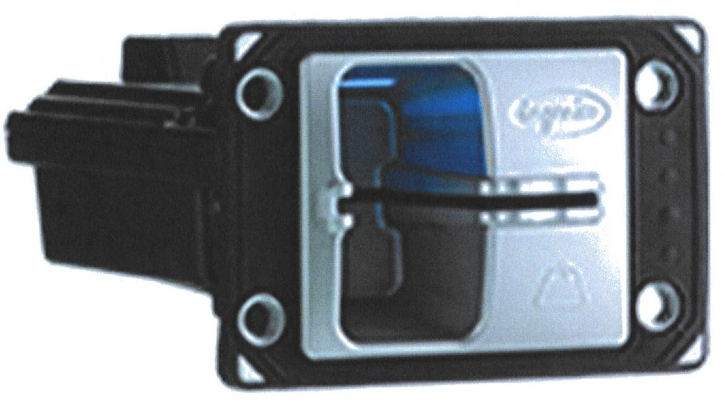 Varen er en kortlæser til brug ved registrering af betalingskortsoplysninger i forbindelse med elektroniske betalinger.
Kortlæseren kan registrere oplysninger fra betalingskort med chip og magnetkort. 
Oplysningerne kan lagres i kortlæseren, og ved tilslutning til en betalingsterminal enhed kan oplysningerne videresendes dertil og viderebehandles med elektronisk betalingsoverførsel. (Enhed til elektronisk betalingsoverførsel er ikke omfattet af denne BTO).
Kortlæseren er med:
•	processor,	type: 	Risc 32-bits ARM 7, 
hastighed:	50 MIPS 
•	hukommelse,	RAM / Flash:	96 MB / 512 KB
•	kortlæser: 	smart card, magstripe ISO 1/2/3, hybrid
•	forbindelse:	USB slave.
Kortlæseren måler total 72 mm x 108 mm x 140 mm.