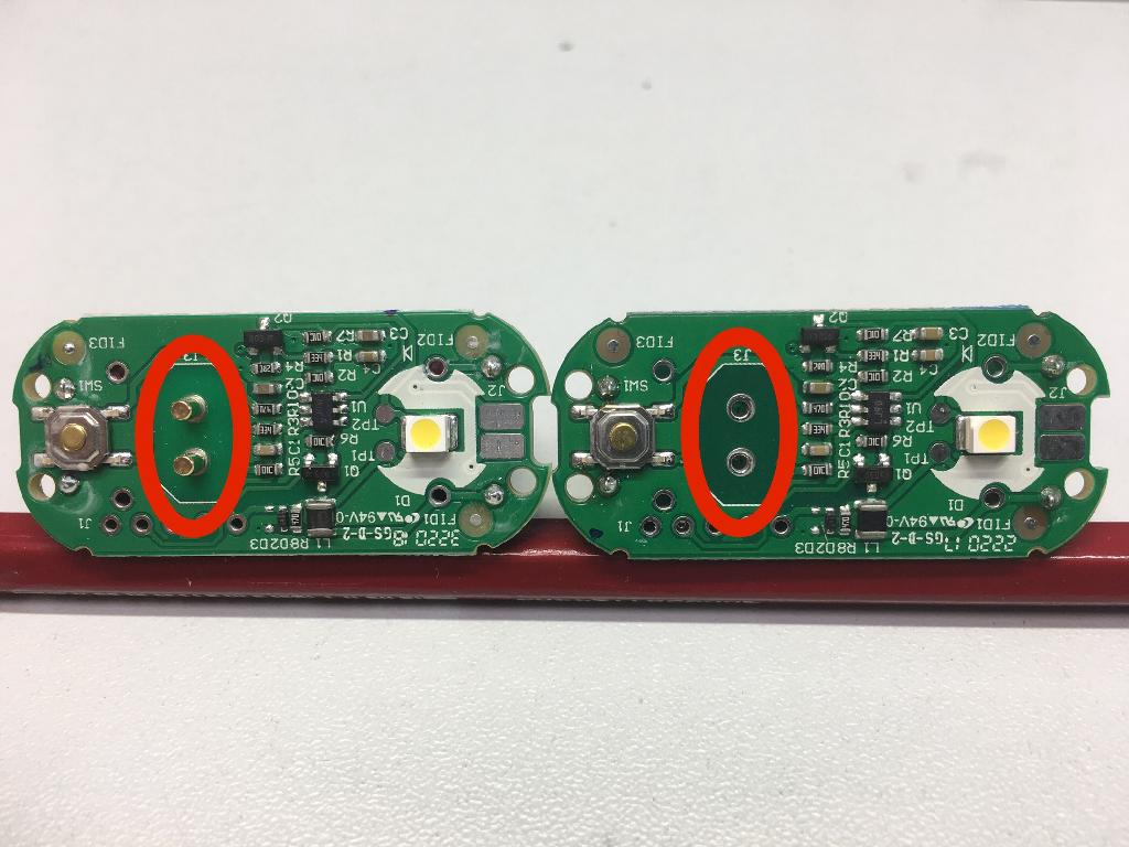 Varen foreligger som en printplade med passive (modstande, kondensator og spole) og aktive (processor, transistor og diode) elementer, samt en trykknap og en LED. På bagsiden af printpladen sidder der 2 metalklemmer, der holder et lithiumbatteri (3,0 V).

Varen måler 43 mm x 19 mm, og den har afrundede hjørner. Den foreligger med 4 monteringshuller, så den kan sættes ind i et passende kabinet. Varen kan have to aktivatorer/afstandsholdere siddende midt på printpladen.
Det er oplyst, at printkortet benyttes i en redningslygte (et visuelt signalapparat), som bruges til redningsveste.

Ved et tryk på knappen aktiveres et intenst hvidt lys, der blinker, når der er sat batterier i varen.

Varen kommer i to varianter (en hvor lyset kun kan aktiveres via trykknappen, og en hvor lyset også aktiveres, når der opstår forbindelse mellem aktivatorerne – fx igennem vand).
Det er oplyst, at varen er beregnet til at blive placeret i et vandtæt kabinet af plast.