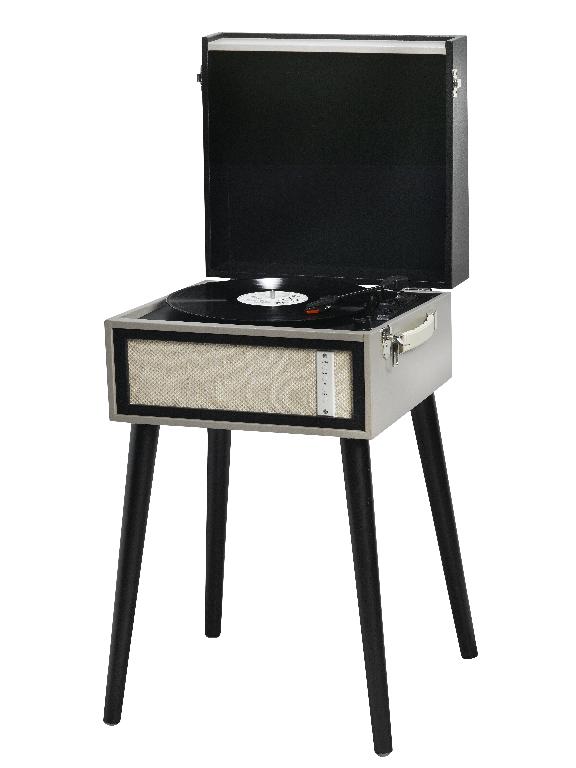 Varen er en såkaldt ”retro pladespiller” i et kuffertlignende kabinet med fire aftagelige, runde træben. Kuffertens forside er en højttaler, hvorpå der sidder et lille panel med betjeningsknapper, på bagsiden er der indgange til AUX, RCA og til strømforsyningen. På hver side er der et spænde, hvormed kufferten kan lukkes. På den ene side er der desuden et håndtag.
Når kufferten er åben ses en pladetallerken, en tonearm, knapper til at styre hastighed og volumen samt indgange til USB, hukommelseskort og hovedtelefoner.
Ifølge det oplyste kan varen afspille grammofonplaner ved 3 hastigheder: 33 1/3, 45 og 78 rpm. Varen har Bluetooth, så man kan streame lyd fra fx en mobiltelefon. Det er oplyst, at varen kan afspille lyd (MP3) fra en USB-nøgle.
Varen består af et kabinet med en pladespiller med indbygget forstærker og to højttalere à 3 W. Der medfølger fire runde træben samt en strømforsyning.
Det er oplyst, at varen måler 35 x 38,3 x 22 cm.