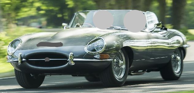 Varen er en brugt personbil/ sportsvogn, 2 dørs fra 1963 med en 3,8 liters motor. Bilen er en cabriolet. Bilen har 3 vinduesviskere og sidespejlene er monteret på de sølvfarvede lister på bildørenes øvre kant. Langs forrudens kant er der en sølvfarvet liste. På indersiden af forruden er der monteret en stang lodret midt i forruden, hvor bakspejlet er monteret på. 
På motorhjelmen er der monteret luftindtag øverst i hver side og motorhjelmen har en forhøjning midt for. Bilen har to runde forlygter med æggeformede glasoverdækninger med en sølvfarvet liste i den ydre kant. Under forlygterne er der blinklys. 
Bilen har et ovalt luftindtag på fronten. I luftindtaget er der monteret en sølvfarvet liste vinkelret i retning af luftindtagets bredde. Listen har en cirkelform midt på, hvor producentens logo er placeret. 
Bilen har monteret kvarte kofangere i sølvfarve. Kofangerne starter ved bilens forreste hjulkasser og slutter ved frontens ovale luftindtag.

Bagerst på bilen er der øverst på bagskærmen i venstre side en benzinklap. I højre side er der øverst på den bagerste bagskærm monteret en antenne. Bilen har en bagklap hvor producentens navn er placeret. Bilen har en rektangulær indsats til nummerplade på karosseriets bagende. Indsatsen har en sølvfarvet liste på siderne og den øvre kant. Bilens bagende har monteret sølvfarvede kvarte kofangere. Kofangerne går fra den øverste kant af hjulkassen til den ydre kant på den rektangulære indsat til nummerpladen. Under nummerpladeindsatsen er der midt for monteret en lygte. På hver side af lygten er det udstødningsrør.
Over kofangerne på den bagerste del af bilen er baglygterne. Baglygternes lygtehus består af 3 lygter. Den første lygte (set fra venstre til højre) er cirkelformet, herefter er der en lygte, der har en kvadratisk lignende form, der spidser lidt ind imod den runde lygte. Den yderste lygte har en kvadratlignende form, der buer ud i en spids i højre side. Lygterne er samlet i et sølvfarvet lygtehus, og lygteglassene er ifølge det oplyste røde.  

Bilen har sølvfarvede egerfælge med vingemøtrikker påført bilproducentens navn.

Kabinen har to sæder og en midterkonsol med armlæn. I midterkonsollen er der i venstre side en håndbremse. Der er monteret en gearstang i midten af konsollen med sort gearknop. Efter gearstangen på den lodrette del af midterkonsollen er der monteret en bilradio. På siden af den øverste del af midterkonsollen under instrumentbrættet er der en ”luftdyse” på hver side. Gulv, sæder, dørpaneler og midterkonsol er røde.
Bilen har et sort dækken, der er placeret over kalechen, bag sæderne.

Det er oplyst, at bilen har bakgear og 5 gear.

Bilen har bremse, kobling, speeder og rat. Rattet har 3 sølvfarvede arme og en krans i træfarve. Midt i rattet er bilproducentens logo placeret. Instrumentbrættet har (set fra venstre til højre) to kapper et speedometer og en omdrejningstæller med et lille ur i. Mellem speedometeret og omdrejningstællerne er der øverst to grønne liggende trekantede lys. Ved siden af omdrejningstælleren er der en lodret regulator, hvor der ned langs siden står cold og hot. I den midterste del af instrumentbrættet, som er mat sølvfarvet, er der øverst 4 målere til blandt andet vand, olie og brændstof. Under målerne er der forskellige mindre knapper, starter, cigartænder og nøglehul til bilens nøgle. Den øvrige del af instrumentbrættet er sort. 

Bilen anvendes til personbefordring.