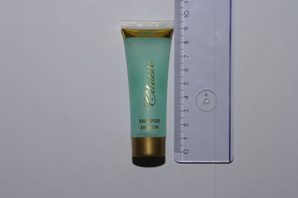 Šampoon väikepudelis või tuubis, mille suurus varieerub 20 ml - 50 ml. Kasutatakse peamiselt hotellides.