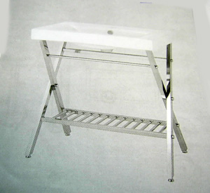 Surtido formado por un lavabo, un soporte de lavabo y un espejo, acondicionado para su venta al por menor en una sola caja. El lavabo es de cerámica y tiene unas medidas de 800 x 450 x 120 mm. El soporte se presenta desmontado, es de acero y está formado por dos pies en forma de aspa y una bandeja que se coloca en la parte inferior. El espejo tiene un marco de acero y unas medidas de 765 x 445 mm.  Se presenta para su venta al por menor en una misma caja.