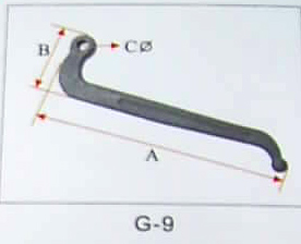 Artículo de uso general consistente en un tensor realizado en acero, soldado al remolque. Tiene una longitud de 240mm y una anchura de 75 mm. Presenta en uno de los extremos un orificio con un diámetro de 11mm. 
Se utiliza en vehículos no automóviles (remolques) para tensar la cadena del remolque.