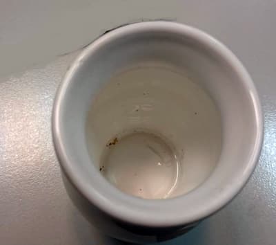 Recipiente (mate) de barro ordinario en forma de cuenco.
Se usa para preparar la infusión de yerba mate.
Barro ordinario.
Se presenta en un mismo envase de cartón junto con un paquete de 500 gramos de yerba mate y un tubito con filtro (bombilla) de níquel, que al no constituir un surtido se clasifican separadamente en las partidas 0903 y 8215, respectivamente.