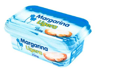 Margarina ligera.
Se usa para la alimentación humana.
Composición de la mercancía según el solicitante: agua, aceites vegetales, grasas vegetales, almidón modificado, leche desnatada en polvo, sal, emulgente, conservador, acidulante, aromas, vitaminas y colorantes.
Se presenta en envases de plástico en forma de tarrina, con hoja termosellada y tapa rectangular de plástico. Peso neto de 500 gramos.