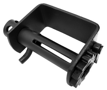 Tensor (torno) de cables o cinchas, sin motor, realizado en chapa de acero. Está constituido por una polea de tambor y un trinquete, fundamentalmente.
Se utiliza en vehículos no automóviles (remolques) para tensar el cable o cincha de carga.
Tiene una longitud aproximada de 178 mm y una anchura de 170 mm.