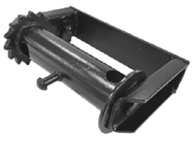Tensor (torno) de cables o cinchas, sin motor, realizado en chapa de acero. Está constituido por una polea de tambor y un trinquete, fundamentalmente.
Se utiliza en vehículos no automóviles (remolques) para tensar el cable o cincha de carga.
Tiene una longitud de 135 mm y una anchura de 214 mm.