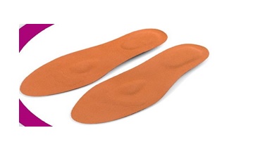 Plantillas, extrafinas, forradas, fabricadas en dos densidades, una especialmente blanda para la zona de descarga. Dispone de cuatro tallas, S, M, L y XL.
Se presenta para su venta al público en un envase con un par.
Previenen la presión en el talón y metatarsos y alivian el dolor de pies débiles, cansados y delicados.