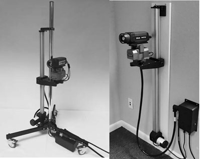 Soporte móvil portátil o fijo en la pared de la oficina, automatizado, para una cámara IR.
Tiene como función operar y posicionar una cámara infrarroja, que se utiliza para producir imágenes termográficas del cuerpo humano. El aparto permite controlar el movimiento de la cámara que toma imágenes de 3D desde un escritorio mediante un programa informático de interfaz gráfica de usuario en pantalla.
Está compuesto por el soporte de la cámara, los mecanismos, y el mando a distancia, que permiten mover la cámara de infrarrojos conectada a un ordenador.
Se presenta sin la cámara IR.