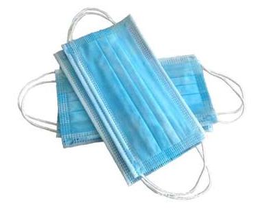 Mascarilla quirúrgica confeccionada con tela sin tejer de fibras sintéticas (polipropileno, tres capas) de un solo uso, de forma rectangular, color azul, con gomas para ajuste en ambos pabellones auditivos y tira moldeable en la parte de arriba para un mejor ajuste a la nariz, destinado a usarse en las industrias, para proteger del entorno al usuario y viceversa.
Se utiliza para protección respiratoria.
Primera capa: Polipropileno (PP)con una densidad de 25 grs/m3.
Segunda capa: Meltblown con una densidad de 25 grs/m3.
Tercera capa: Polipropileno (PP) con una densidad de 20 grs/m3.
Se presenta en estuches dispensadores de 50 unidades, para su venta al por menor.
El interesado aporta un análisis de laboratorio donde declara que cumple la norma EN14683.