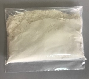 Producto de alimentación a base de leche entera en polvo. La materia grasa de la leche es del 26%. Se presenta en sacos de 25 kilos o en big bag (sacas de entre 600 y 1.000kg).
Concebido para uso alimentario.
98% de leche entera en polvo, 2% de leche de mantequilla en polvo (leche con un máximo de 8% de grasa láctea, 50% de lactosa y 33% de proteína)