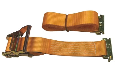 Pieza de acero cincada, estampada, utilizada como hebilla (anclaje) de un arnés para amarre de cargas. Dispone de dos muescas y una uña laterales en un extremo y un orificio en el otro por donde pasa la correa o cinta.
Se utiliza para el amarre de cargas en elementos de transporte como parte del arnés, no siendo específico para un vehículo concreto.
Medidas: 68 x 30 mm.