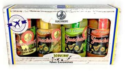 Jarabe de azúcar denominado “miel de palma” que es el resultado de la reducción en cocción del guarapo o savia, jugo dulce extraído de la palmera canaria (Phoenix canariensis Hort. Ex Chab.).
Se comercializa en un pack indivisible de cuatro unidades: mojo palmero picante, almogrote, savia de palmera y mojo de cilantro.
Contiene un extracto de savia en bruto concentrada, sin adición de aromatizantes o colorantes. Se presenta en forma de un líquido con densidad similar a la de la miel de abeja y un color oscuro característico, envasado en un tarro de cristal con un peso neto de 80g.
El contenido en azucares es inferior al 50% en peso.
