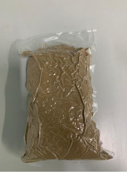 Harina de grillo
Según declaración aportada por el interesado, dado su alto contenido proteico, se puede utilizar como complemento alimenticio. La ficha técnica aportada recomienda mezclarlo pasta, ensaladas, sándwiches, etc.
Se presenta en envases de 1 kg y de 5 kg.