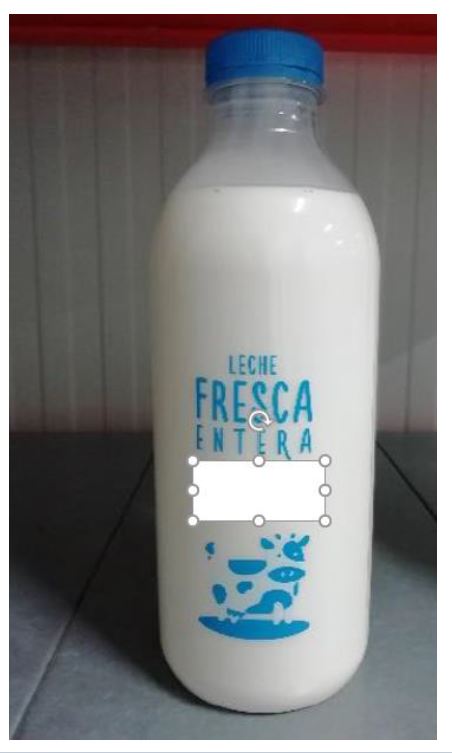 Leche entera pasteurizada de vaca. Contenido de materias grasas superior al 3 % en peso, pero inferior al 6%.
Se usa para la alimentación humana.
Leche entera de vaca.
Se presenta en botellas de plástico de 1 litro de capacidad.