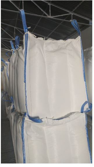 Hidrogenoortofosfato de calcio dihidratado (fosfato bicálcico dihidratado o fosfato dicálcico dihidratado), con un contenido en flúor, inferior al 0,2 por ciento, calculado sobre el producto en estado seco – Núm. CAS 7757-93-9.
Se destina a la alimentación animal (suplemento mineral).
De acuerdo con la información proporcionada: 
Fósforo total (P) (%): 18 min.
Solubilidad en ác. cítrico 2% (%): 90 mín.
Solubilidad en citrato amónico (%): 90 mín.
Calcio (Ca) (%): 24 mín.
Flúor (F) (%): 0,18 máx.
Plomo (Pb)(ppm): 10 máx.
Cadmio (Cd)(ppm): 10 máx.
Mercurio (Hg)(ppm): 0,1 máx.
Arsénico (As)(ppm): 10 máx.
Humedad (%): 2,5 máx.
Se presenta a granel en “Big Bags”.