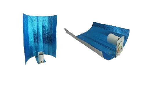 Reflector para aparato de alumbrado, con una reflectancia del 83%, que se presenta en forma de un cuadrado curvo con unas dimensiones de 410 x 410 mm. 

Incorpora un casquillo E40 y está elaborado principalmente con aluminio (parte reflectora), hierro y cerámica. La superficie del reflector está recubierta por plástico.

Está diseñado para una potencia de 600 W, soporta un voltaje máximo de 750 V y 16 A de corriente máxima.
Conecta el balastro y la lámpara.