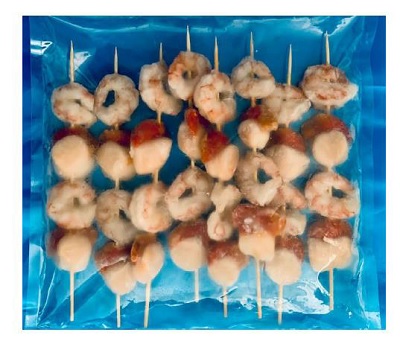 Brochetas de vieiras (60 %) y langostinos (40%) congeladas. Se presentan acondicionadas a granel en cajas de cartón de 3 a 6 kilos, sin otro envasado adicional. Destinado a hostelería y restauración.
Concebido para uso alimentario.