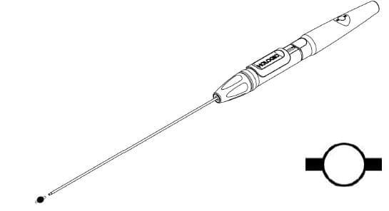 Dispositivo médico de un solo uso, esterilizado. Está precargado con un marcador de níquel-titanio no absorbible (pequeño objeto metálico utilizado como referencia). Consiste en una cánula introductora y un aplicador manual de plástico con mecanismo para la implantación del marcador. La cánula no tiene punta (roma) y solo puede ser usada con un introductor.
Está diseñado para fijar el marcador al tejido blando durante la cirugía percutánea. El uso de marcadores radiográficos y radiológicos está indicado para indicar el sitio quirúrgico en la mama.
Se comercializa directamente a hospitales y clínicas.