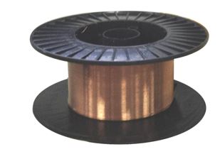 Alambre de acero silicomanganoso cobreado.
El producto se declara como hilo para soldar.
Se trata de un producto de sección transversal maciza y constante, obtenido en frío, con un diámetro de 0,80/1,00/1,20 mm presentado en bobinas (rollos).
Material: acero aleado 
Contenido en % peso:
— 0,06 a 0,15 % de carbono,
— 1,40 a 1,85 % de manganeso,
— 0,80 a 1,15 % de silicio, 
— los demás elementos que presenta, en particular el de cobre y el molibdeno no pueden ser superiores o iguales a 0,4 % y 0,08 %, respectivamente, para que no le confieran el carácter de otro acero aleado.