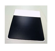 Lámina de polietileno de media densidad.
El producto se utiliza como geomembrana impermeabilizante para lo cual se le adiciona negro de humo, antioxidantes y protector UV - Hals.
Se fabrica por extrusión en sistema calandrado, con la superficie es lisa por ambas caras.
Espesor: 0,5 a 3 mm. Anchura: 4 a 8 m.
Se presenta en rollos de longitud variable.