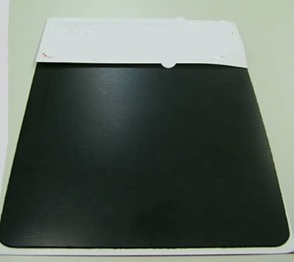 Lámina de polietileno lineal de baja densidad.
El producto se utiliza como geomembrana impermeabilizante.
Presenta la superficie lisa por ambas caras.
Espesor: de 1 a 2,5 mm. Anchura: 7,5 m.
Se fabrica por extrusión en sistema calandrado.