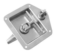 Dispositivo de cierre con cerradura incorporada, en chapa acero cincada.
Se utiliza como seguro en la caja de herramientas instalada en los vehículos no automóviles (remolques).
Tiene una longitud de 124 mm y una anchura de 121 mm.