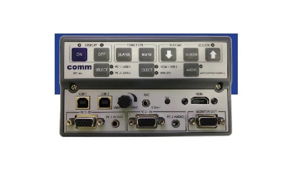 Consola equipada con varios aparatos de las partidas 8535 u 8536 que funciona con una tensión inferior a 1000 V. Dispone de botones de selección: ON, OFF, PC1, PC2, HDMI y subir y bajar volumen. Incorpora las siguientes entradas: 1 HDMI, 2 USB, 2 VGA y 1 MIC. Incorpora conexiones de salida: 1 HDMI, 2 VGA, 1 USB y dispone de 16 configuraciones de protocolos de control.
Se utiliza para el control manual de señales de imagen y sonido recibidas de varias fuentes o enviadas a varios aparatos (máquinas automáticas para el tratamiento o procesamiento de datos, proyectores, pizarras digitales, monitores, micrófonos, etc.).