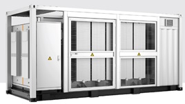 Estaciones diseñadas para combinar la potencia inyectada por los inversores fotovoltaicos de una planta fotovoltaica y distribuirla a la red eléctrica a una tensión superior a 1 kV pero inferior a 72,5 kV.
Cada estación contiene:
1- Entrada para inversores (10,14,20,24 o 28 segun sea el caso);
2- Interruptores automáticos para proteger devanados de baja tensión (1 o 2 según estación);
3- Transformador de media tensión (potencia en función de tamaño y tensión ad-hoc);
4- Celda de MT (2l+1p);
5- Armario de elementos auxiliares (transformador + protecciones), para surtir de alimentación auxiliar a posibles elementos externos;
6- Caja de comunicaciones (emu200) (agrupa todas las señales provenientes de los inversores).
Todos los componentes se presentan reunidos en un mismo bastidor.
Combinar la potencia inyectada por los inversores fotovoltaicos de una planta fotovoltaica y distribuirla a la red eléctrica.