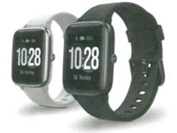 Artículo electrónico diseñada para llevarse en la muñeca como un reloj. 
Dispone de batería recargable, pantalla IPS de 1,3” de diagonal, conectividad Bluetooth, etc. Sus funciones más relevantes son:
•	Indicar la fecha y la hora sin necesidad de estar conectado a otro dispositivo tipo teléfono inteligente o similar. Para realizar esta función necesita una vinculación (configuración) inicial a través de un dispositivo móvil a partir de la cual puede indicar la hora de forma autónoma.
•	Cronómetro.
•	Alarma.
•	Podómetro.
•	Pulsímetro.
•	GPS.
•	Monitorización del sueño y de actividades deportivas. 
•	Recibir notificaciones.
Según declaración del solicitante todas esas actividades funcionan en conexión a un teléfono móvil.