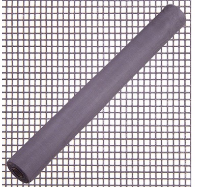 Malla mosquitera en rollos.
Se utiliza para fabricar pantallas anti insectos enrollables y de marco fijo.
Consiste en una tela compuesta por fibras de vidrio unidas mecánicamente revestidas de plástico (PVC) (35 % fibra de vidrio, 65% PVC), con un peso de 120 (+/-10) g/m2.
Luz de malla: 18 huecos por pulgada lineal.
Se presenta en rollos de 30m de longitud y anchura de 0,6/0,8/1 /1,2m y 1,5 m.