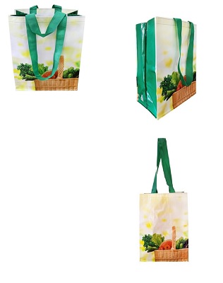 Bolsa de la compra, reutilizable, hecha con superficie exterior de hojas de plástico de polipropileno. Presenta dos asas y no dispone de cierre. Forma cuadrada.
Está diseñada para que los clientes transporten los bienes adquiridos.
