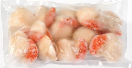 El producto es carne de vieira, de la especie Pecten maximus, congelada. Viene acondicionado para la venta al por menor en envases de 500 gramos.
Concebido para uso alimentario.