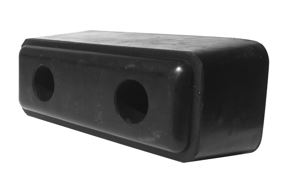 Manufactura de caucho vulcanizado sin endurecer, de forma prismática rectangular, con dos orificios.
Se utiliza en vehículos no automóviles (remolques) para amortiguar los golpes cuando el remolque se encuentra cargando mercancía en el muelle de carga.
Medidas: 195 x 80 x 80 mm (longitud x altura x anchura).