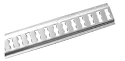 Elemento de sujeción (guía) obtenido en frío a partir de chapa de acero cincado. Tiene la sección transversal en forma U aplanada con dos pequeñas alas, en la que se han practicado perforaciones y aberturas rectangulares, a intervalos regulares, para pasar la cuerda.
Se utiliza en vehículos no automóviles (remolques) para sujetar la carga.
Tiene una longitud de 3000 mm y una anchura de 130 mm.