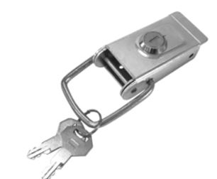 Dispositivo de cierre con cerradura, de chapa cincada. Lleva también una hebilla sujeta, del mismo material, donde se engancha su uña correspondiente.
Se utiliza en vehículos no automóviles (remolques ligeros) para cerrar la puerta trasera.
Medidas: 129 mm de largo, 38 mm de ancho y 55 mm de ancho en la parte de la hebilla.