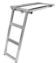 Escalera de tres peldaños realizada en chapa de acero cincado y obtenida por estampación.
Se utiliza para acceder a la caja del remolque.
Medidas: anchura del peldaño 270 mm y altura 730 mm.