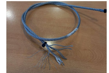 Cables obtenidos por torsión helicoidal de alambres de acero galvanizado conformado por 6 torones y alma generalmente de fibra de carbono, sin aislar para la electricidad. Cada torón lo conforman 7 alambres en forma helicoidal del mismo diámetro cada uno.
Su mayor dimensión del corte transversal (diámetro) es superior a 3 mm, pero inferior a 12 mm.
Se presentan en carretes con diferentes longitudes.
Origen y procedencia China