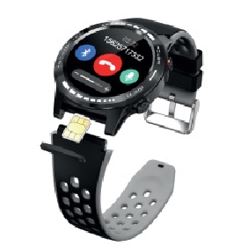 Dispositivo electrónico diseñado para llevarse en la muñeca como un reloj (reloj inteligente). Según declaración del solicitante presenta como características principales:
Dispone de una ranura para la inserción de una tarjeta SIM que le permite realizar y contestar llamadas telefónicas y de conexión bluetooth.
Indica de forma autónoma la fecha y hora tras una sincronización inicial con un teléfono inteligente.
Memoria RAM de 64 MB y ROM 128 MB. 
Pantalla LCD 1.3 y batería de 360 mAh.
GPS integrado.
Pulsímetro
Funciones de control del sueño, presión arterial, gestión de deportes, etc.
Se usa como aparato de comunicación, reloj, etc.
