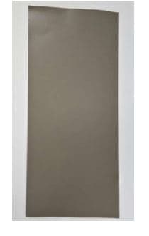 Tiras de aleación de aluminio de perfil rectangular que se presentan enrolladas en bobinas con un diámetro interior de 500 mm, un diámetro exterior de aproximadamente 1.000 mm, un peso comprendido entre los 200 y los 350 kg y diferentes anchos.
Se presentan pintadas por sus dos caras y según declaración del solicitante su grosor, incluyendo el recubrimiento de pintura, es superior a 0,2 mm (entre 0,21 y 0,25 mm).
También según declaración del solicitante se destinan a la fabricación de láminas de persianas.