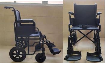 Silla de ruedas con estructura de acero y con asiento y respaldo de tejido. Dispone de reposabrazos, empuñaduras y acabados en plástico PVC. Medidas: 58,5*91,5, *95cm.
Tiene una capacidad de 113Kg, respaldo plegable.
Con reposapiés y cinturón de seguridad. Empuñadura con ángulo paralelo al suelo.
Se utiliza para mover a personas con movilidad reducida.
Acero y tejido.