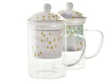 Surtido acondicionado para su venta al por menor compuesto de:
-Una taza de borosilicato en forma circular con asa, tiene 7,2 cm de diámetro y capacidad de 300 ml, mide 11 x 7,2 x 10,6 cm
-Un infusionador de porcelana blanco con un diámetro de 7,3 cm, con agujeros en la parte inferior para que filtre, mide 7,2 x 7 x 2 x 7,3 cm.
-Una tapa de porcelana de 8 x 8 x 3,2 cm.
Se utiliza para realizar infusiones.