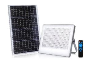 Foco solar LED con carcasa de aluminio y lente de policarbonato que incorpora una batería recargable con capacidades que van de los 15.000 a los 60.000 mAh. Su nivel de protección a la intemperie es IP65 y el ángulo de apertura de haz luminoso es de 90 grados.

Se presenta, conjuntamente con un panel solar y un mando a distancia, en cajas con cuatro unidades.

El foco se presenta con unas dimensiones que van de los 240 x 173,3 x 40,8 mm a los 425,7 x 299,6 x 40,8 mm y unas potencias comprendidas entre los 100 y los 500 W. Está diseñado para instalarse en superficies planas y estables como paredes, etc.

El panel solar se presenta con unas dimensiones que van de los 350 x 290 x 17 mm a los 670 x 535 x 30 mm y unas potencias comprendidas entre los 15 y los 60 W.
Según declaración del solicitante este artículo está destinado a usarse en zonas públicas (jardines, parkings al aire libre, etc.).