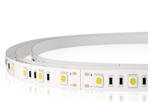 Tira metálica que comprende diodos luminiscentes (LED) y resistencias. Sus componentes están interconectados y montados en un circuito impreso en forma de tira metálica y flexible, con una capa adhesiva, protegida por un papel separable, en la parte inferior. Sus dimensiones aproximadas son de 17X1 cm. Presenta contactos en los extremos de la tira listos para ser soldados (por ejemplo, cables) que hacen posible su conexión a una fuente de alimentación de corriente continua de 12V. Se presentan en rollos de 5M que se pueden cortar según conveniencia de la aplicación.
Según declaración del solicitante se utiliza en la retroiluminación de máquinas recreativas tipo "tragaperras" colocándose dentro de la máquina de sus laterales para iluminar el equipo.