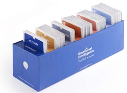 Juego de cartas de inteligencia emocional, conteniendo cada caja 280 cartas.
Tamaño de Cartas: 6.35cms x 8.89 cms (2.5" x 3.5").
 Material: Cartulina (300gsm primera calidad, acabado suave)
Las cartas forman parte de un juego de inteligencia emocional diseñadas a medida y tituladas «Triggered Response Cards»  en donde el usuario pueda interactuar con ellas, las va pasando y reconociendo en ella algunas palabras relacionadas a sus sentimientos, necesidades o sensaciones corporales.
Se presenta para su venta al público en caja 280 cartas y las instrucciones.